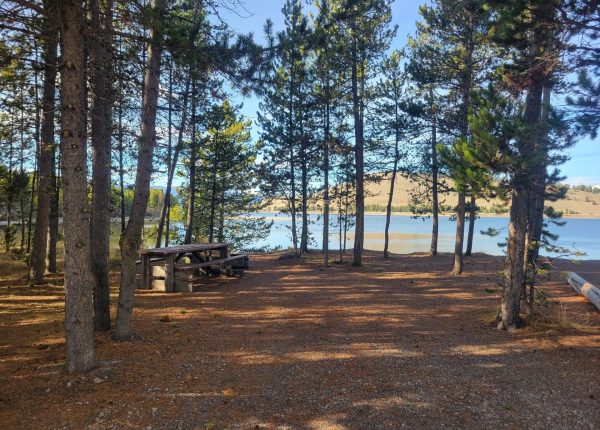 T1 Lakeside Tent Campsite With Mountain View