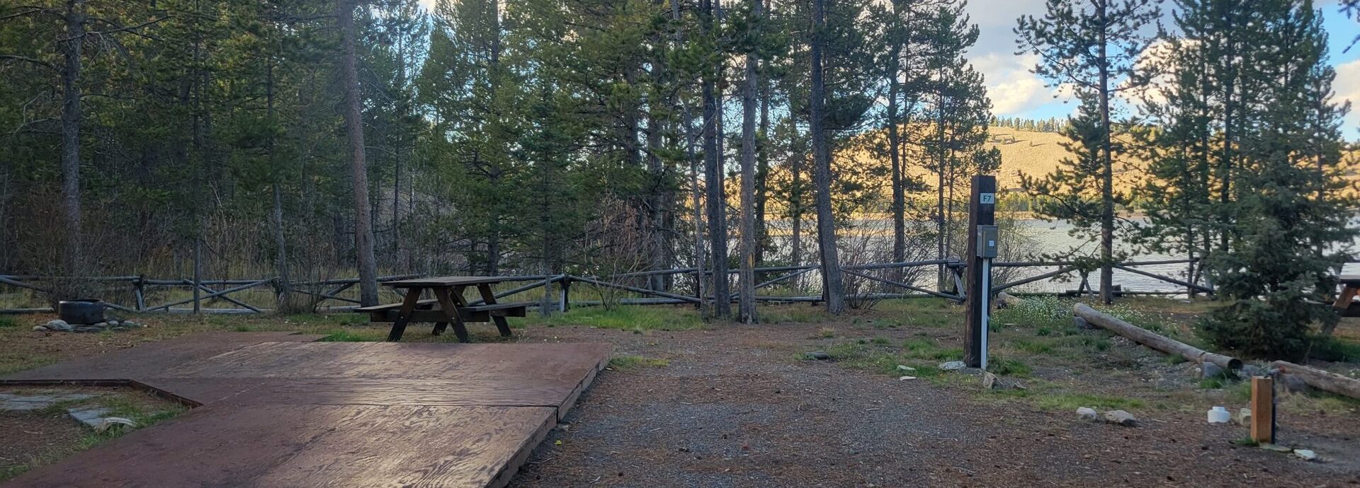 F7 RV Campsite Site Lakeside