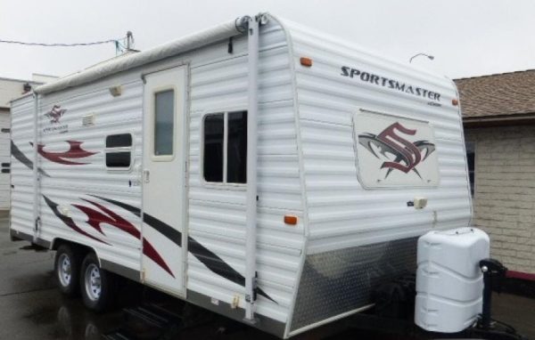 27′ Sportsmaster Extreme Travel Trailer – RV Camper Rental