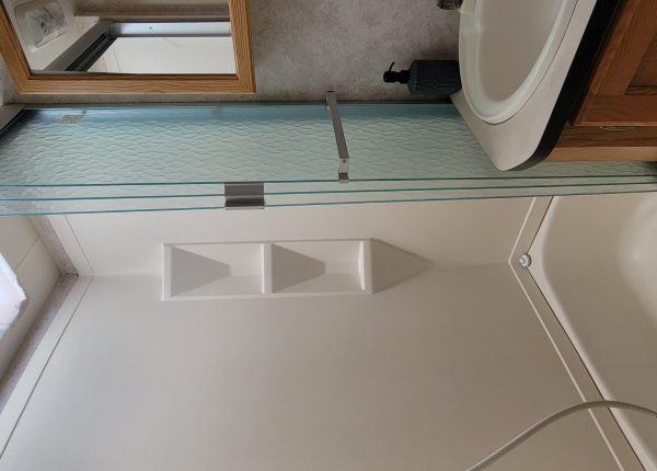 Holiday Rambler Bathroom