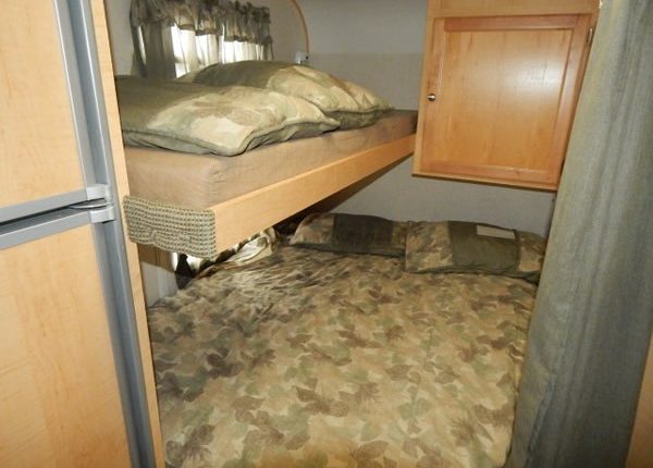 Trail Lite Travel Trailer Bunks