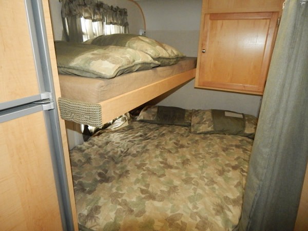 Trail Lite Travel Trailer Bunks