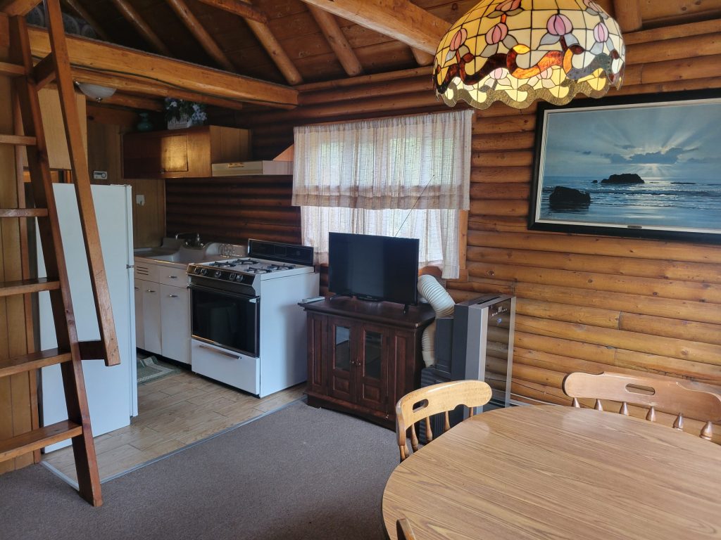 cabin 2 dining room